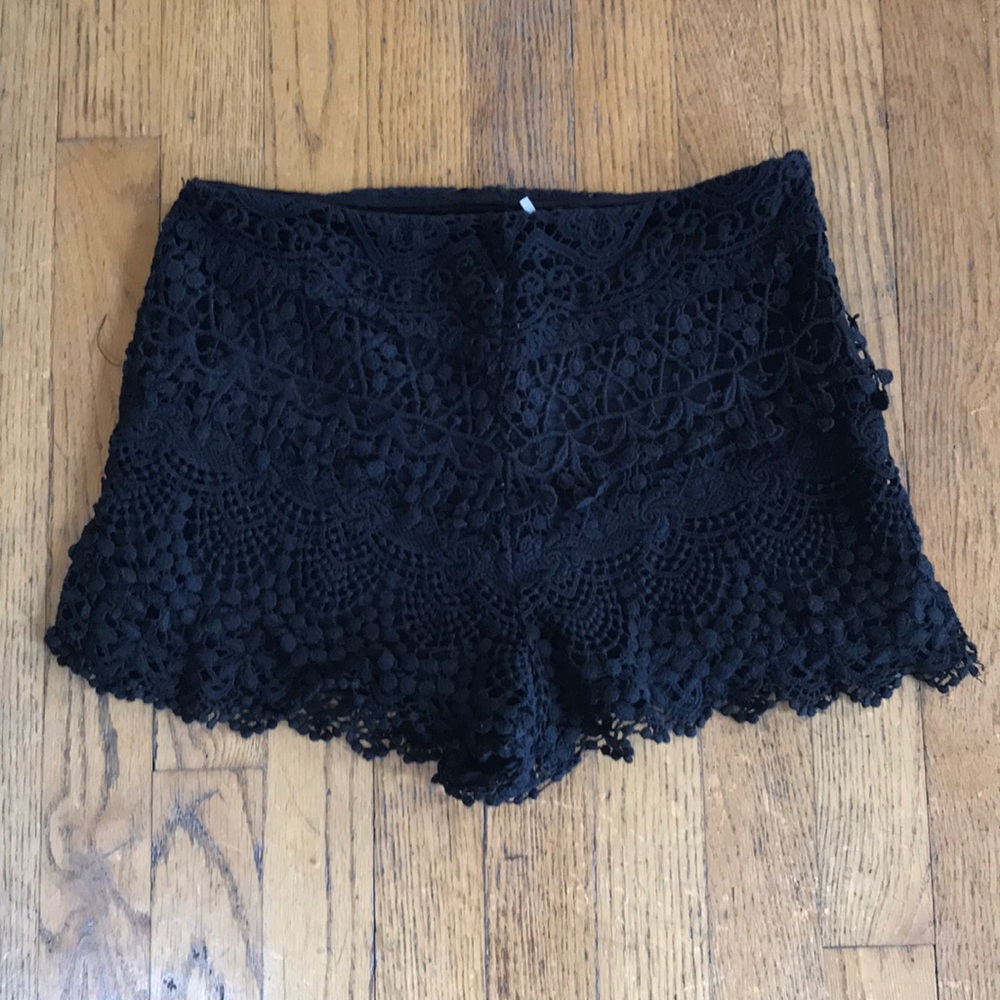 Urban Outfitters Kimchi Blue black lace shorts.Sz2